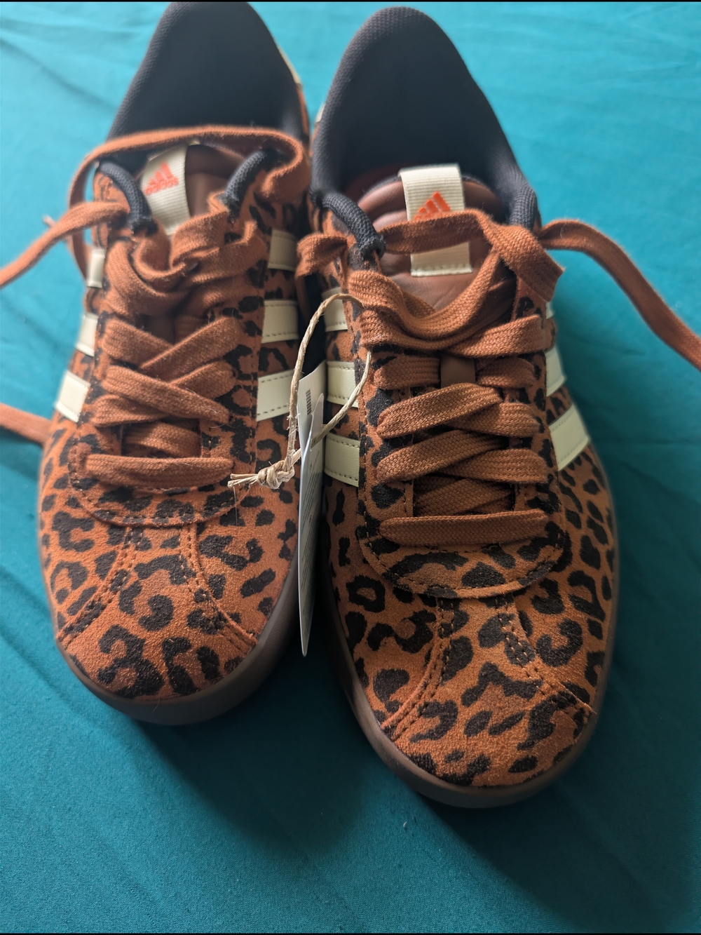 NWT Adidas Leopard VL Court 3.0 Sneakers - Picture 7 of 7